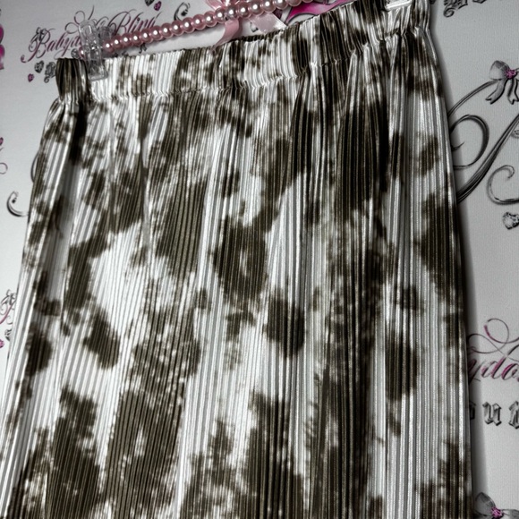 Casa Donna pants pleated tie dye white green stretchy flare leg shimmer fabric - Picture 9 of 13